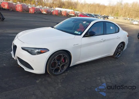 2022 Alfa Romeo Giulia Veloce Awd from USA, damaged, VIN ZARFANBN5N7664442
